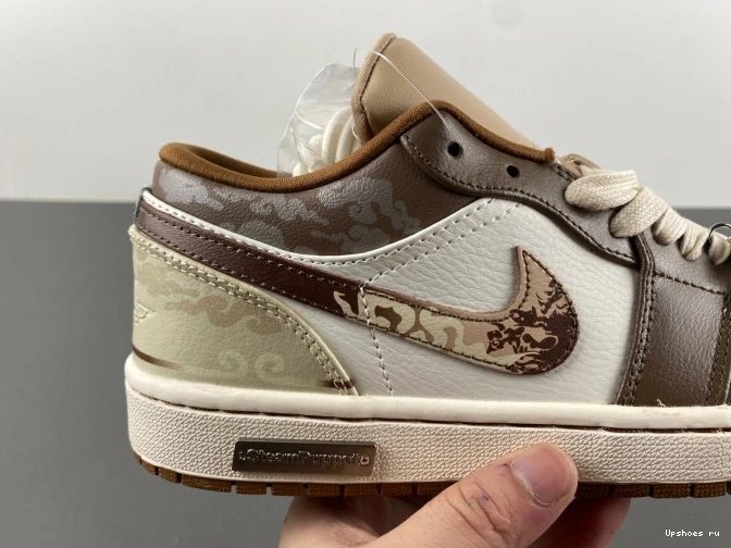 RETRO 1 JORDAN LOW HF5743-221  0808